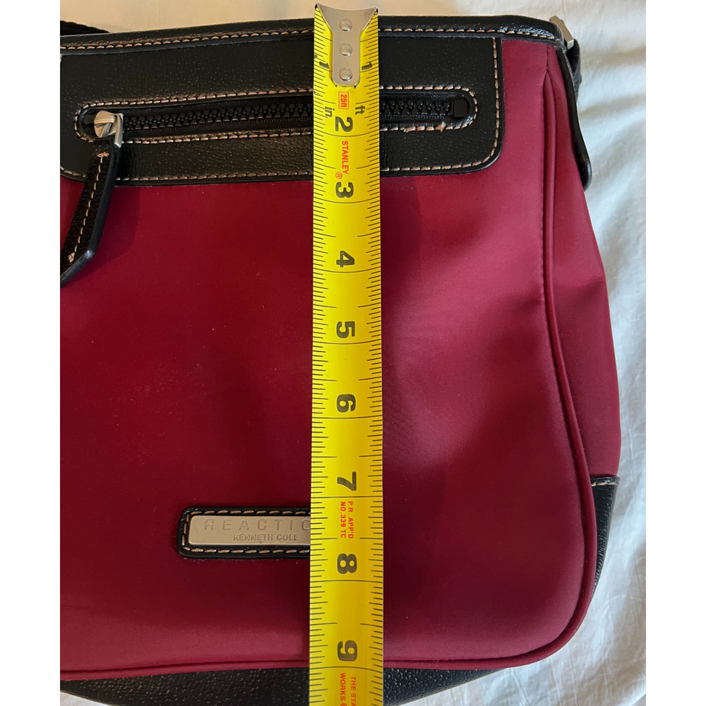 Kenneth Cole Reaction Purse Crossbody Burgundy Red Black Nylon Square Pockets - Picture 8 of 10